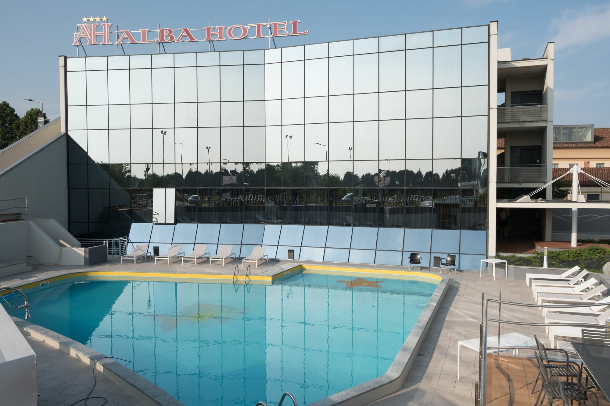 Alba Hotel Exterior photo